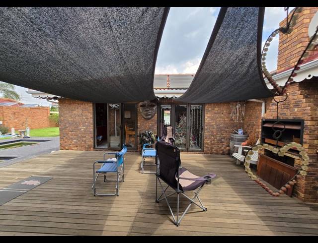 4 BEDROOM FREESTANDING FOR SALE IN PETERSFIELD